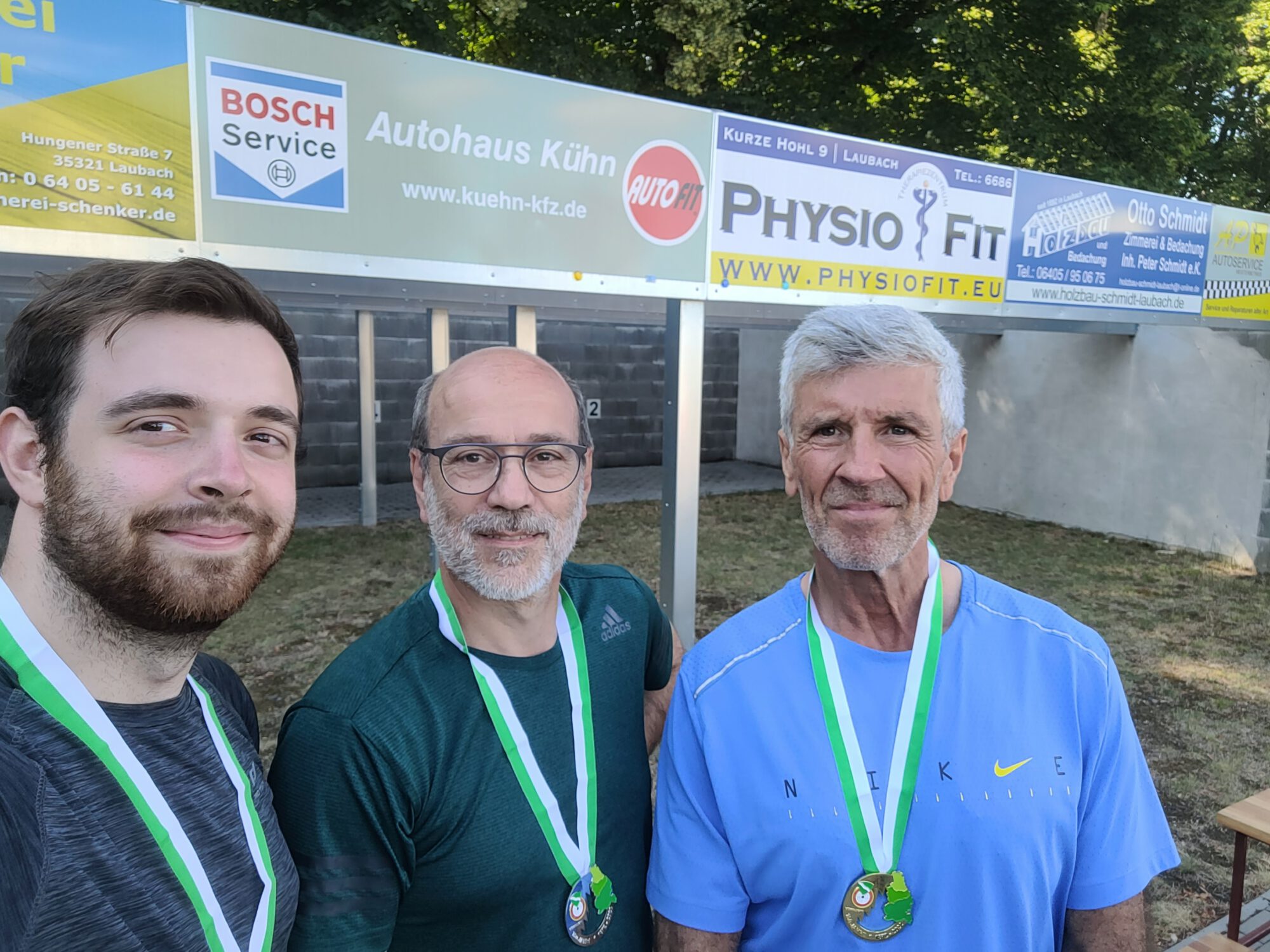 Tobias Adams, Raimund Adams, Josef Bayer auf der LVM im Sommerbiathlon 2022